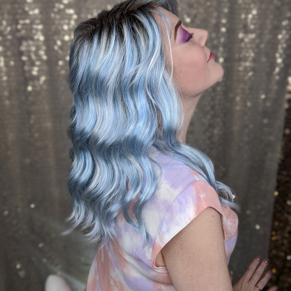 Meet your Posher, Heather from CysterWigs - Picture 3 of 7